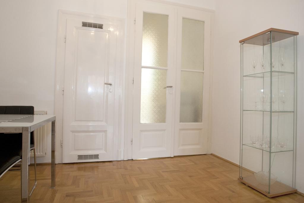 Alice Apartment Будапешт Номер фото
